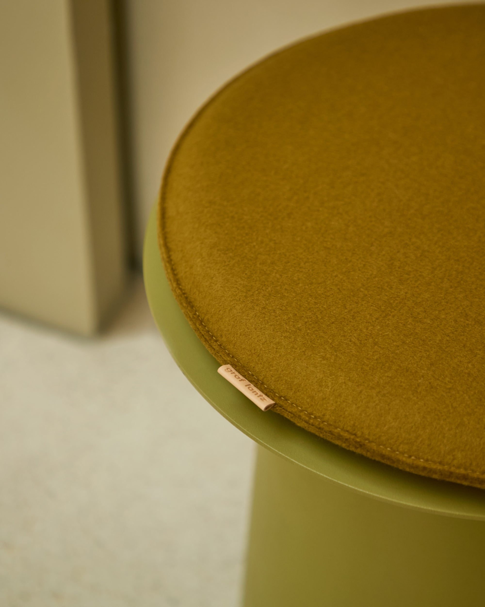 Zabuton Merino Wool Round Seat Cushion
