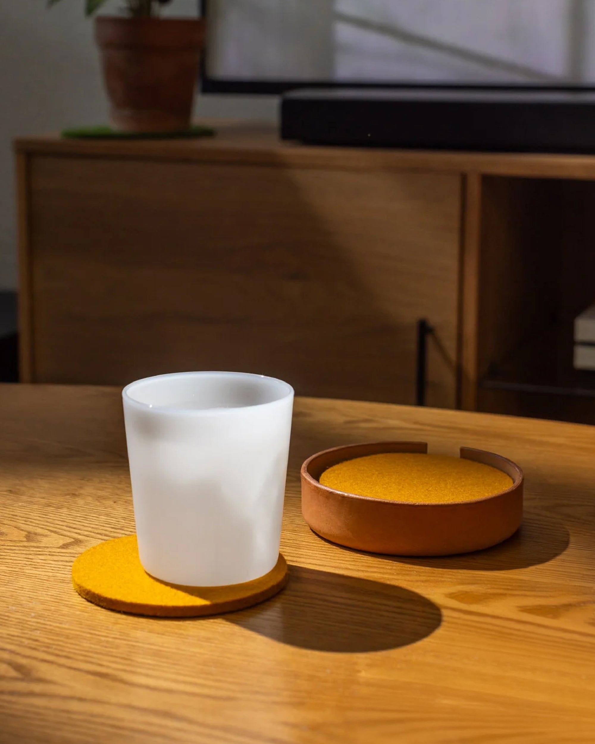 Kobon Leather/Merino Wool Round Tray 4 Pack Coaster Set